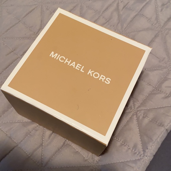 🔥NWT MK watch🔥 - Picture 2 of 4